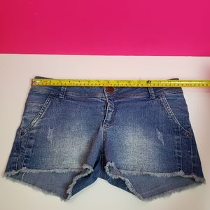 Milk blues authentic short